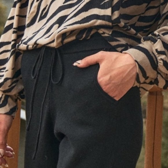 BLACK COMFY JOGGERS - Picture 9 of 9